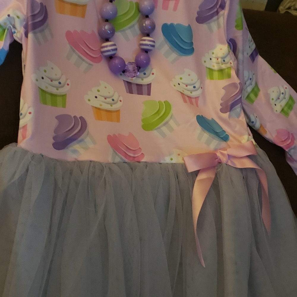 Sweet dreams collection cupcake print with necklace